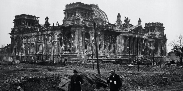 Berlin 1945: Der Reichstag in Trummern – Als die Geschichte neu geschrieben wurde.