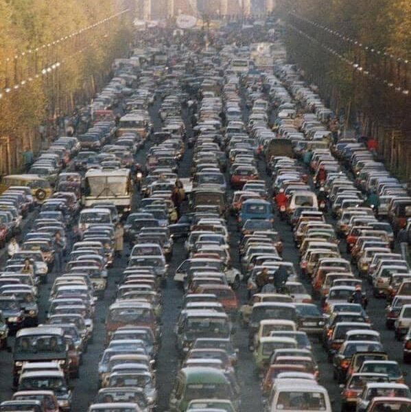 Stau der Freiheit: Als ganz Ostdeutschland 1989 Richtung Brandenburger Tor rollte.