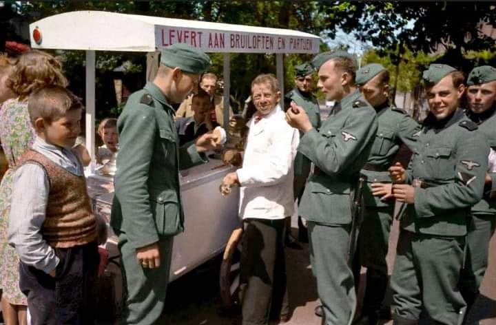 Kriegsalltag im Fokus: Deutsche Soldaten zwischen Front und Ruhepause (Teil 121)